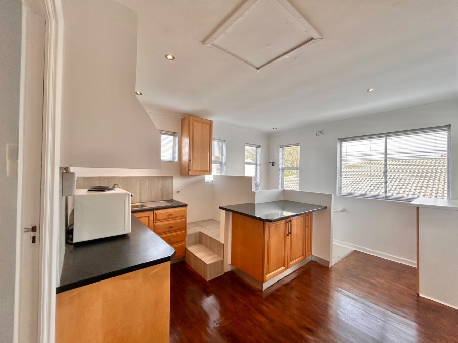 To Let 2 Bedroom Property for Rent in Zeekoevlei Western Cape